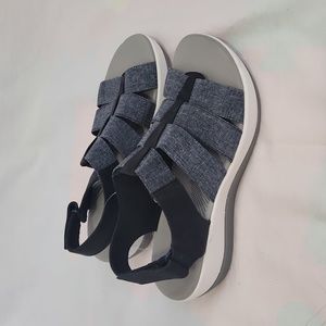 Women's Clark's Sandals Blue Velcro Sling Back Size 6M